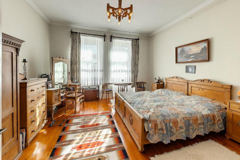 Eladó Ház 6060 Tiszakécske , VIDÉKI HANGULAT, teljes bútorzattal és korszerűsített állapotban eladó!