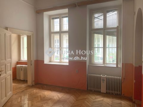Eladó Lakás, Budapest 6. kerület - Zichy Jenő utcában - két lakássá alakítható - befektetői ajánlat 