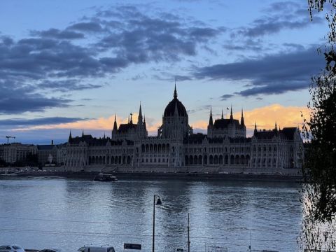 Eladó Lakás 1011 Budapest 1. kerület , PARLAMENTRE ÖRÖK PANORÁMÁS LAKÁS A BEM RAKPARTON