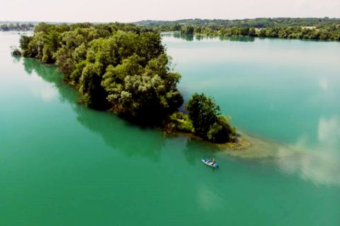 Eladó Telek 8851 Gyékényes Gyékényesen 370 nm-es vízparti építési telek eladó a kavicsbányató partján!