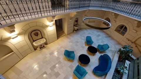 Kiadó Iroda 1053 Budapest 5. kerület Csodás épületben, különleges enteriőr