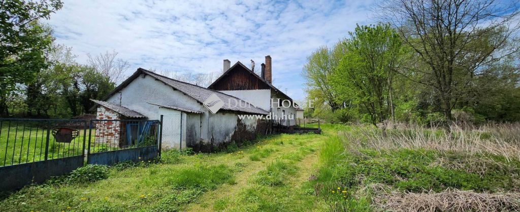 8921 Pethőhenye , Petőhenye — 1/8
