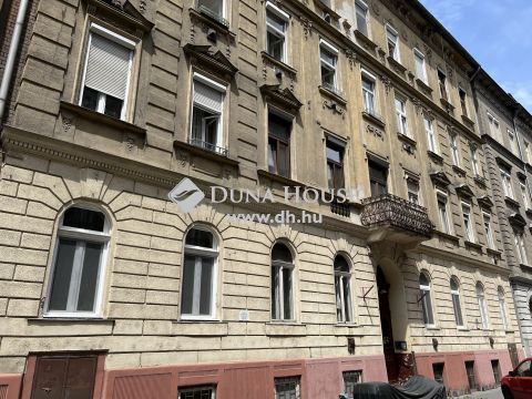 Eladó Lakás, Budapest 7. kerület - Két szobás, privát udvarra néző, azonnal költözhető lakás