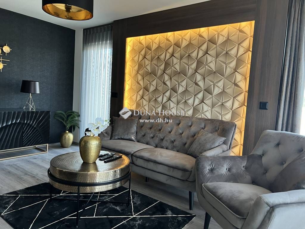 8600 Siófok , Siófok Ezüstparton PENTHOUSE lakás eladó — 1/31
