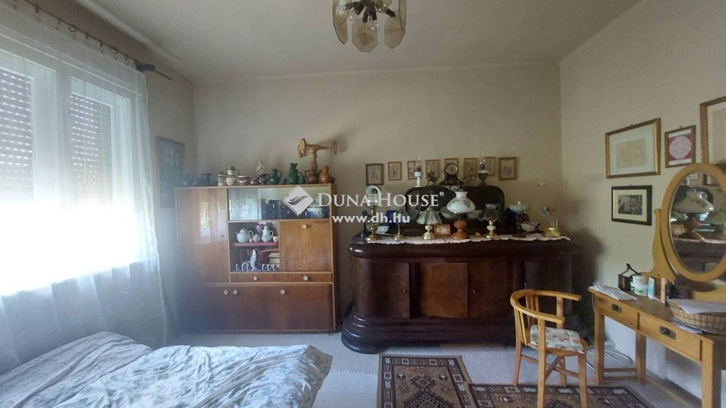 6424 Csikéria , Központhoz közel — 1/22
