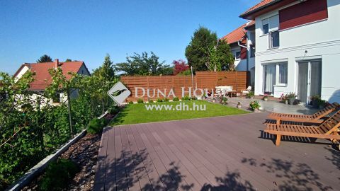 Eladó Ház, Baranya megye, Pécs - Donátusi felújított nagy teraszos sorház