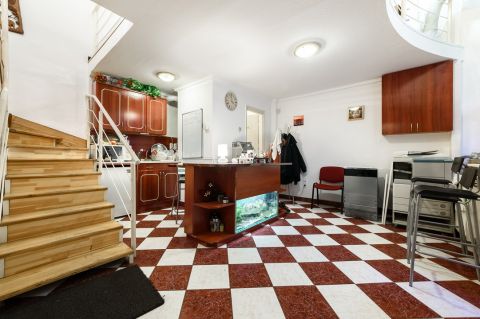 Eladó Iroda 1137 Budapest 13. kerület , JÁSZAI MARI TÉRNÉL BELSŐ KETSZINTES IRODÁNAK KIALAKÍTOTT INGATLAN