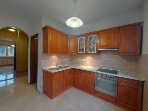 Kiadó Lakás 5000 Szolnok 