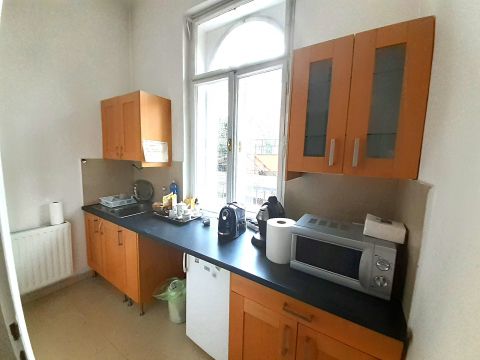 Kiadó Iroda 1062 Budapest 6. kerület 