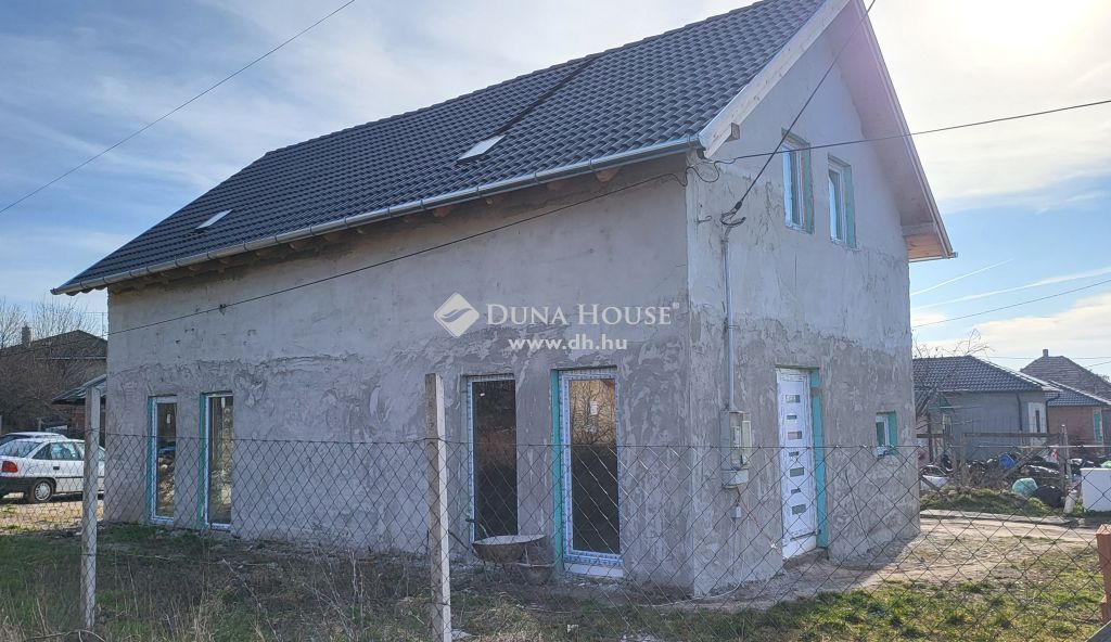 2030 Érd , Lőcsei út közelében — 1/14