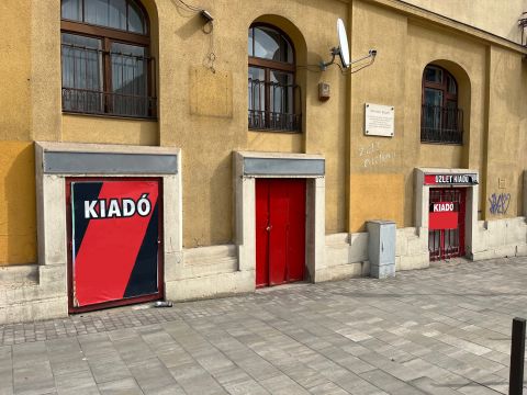 Kiadó Üzlethelyiség 1027 Budapest 2. kerület , Mamuttal szemben, a Margit krt on üzlethelyiség KIADÓ 100nm