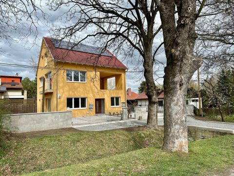 Eladó Ház 2022 Tahitótfalu , Dunaparti elhelyezkedés, park mellett