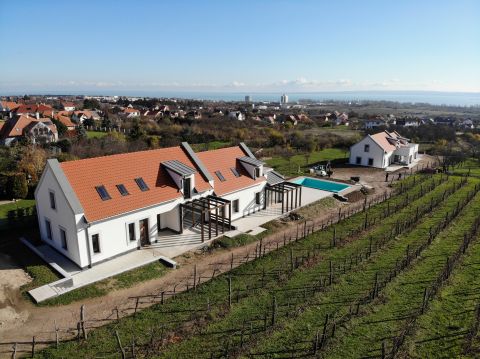 Eladó Ház 8230 Balatonfüred , Balatonfüred panorámás környezet