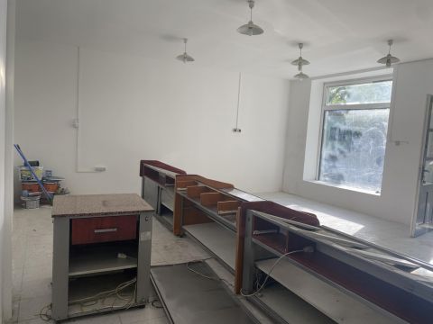 Eladó Üzlethelyiség 2500 Esztergom 