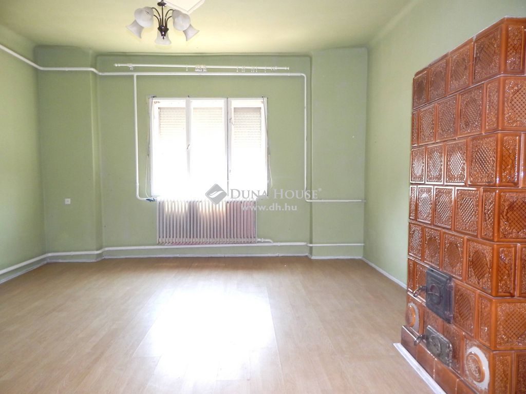 4281 Létavértes , Létavértes központjában — 1/11
