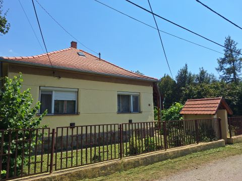 Eladó Ház 7691 Pécs , ===Felújítandó családi ház Vasason===