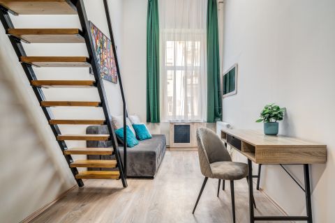 Eladó Lakás 1066 Budapest 6. kerület JÓKAI TÉR mellett - nappali+3 hálós AIRBNB lakás!