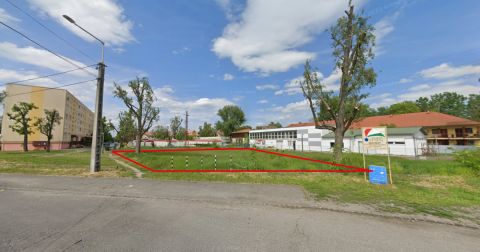 Eladó Telek 2700 Cegléd Építési 1687 nm telek a belvárosban