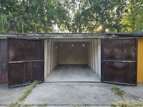 Eladó Parkoló 3530 Miskolc , József Attila út és a Bajcsy Zsilinszky út közötti parkosított területen