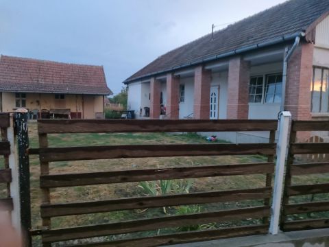 Eladó Ház 2766 Tápiószele Nincs utca