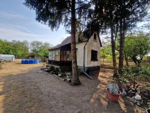 Eladó Ház 6500 Baja , Szegedi útnál tanya (zártkert)