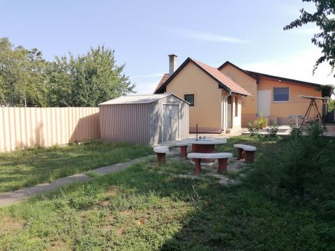 Eladó Ház 2458 Kulcs Kulcson - szép állapotú, zártkerti ház eladó!