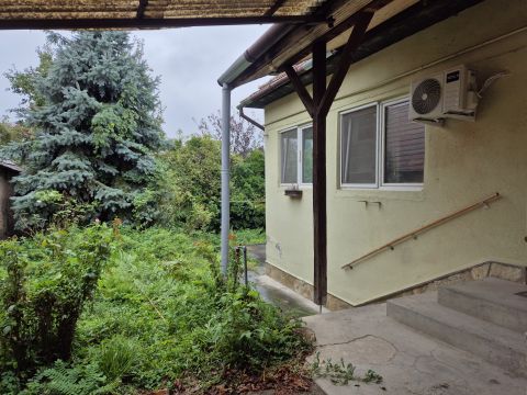 Eladó Ház 2096 Üröm Kert utca