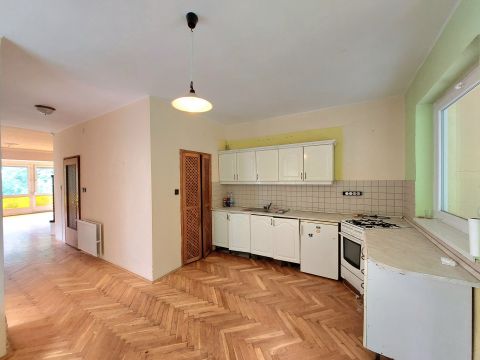 Eladó Ház 7400 Kaposvár , 206 m2-es, 4 szintes, 2 szoba + toronyszoba + nappalis családi ház, vadregényes környezetben