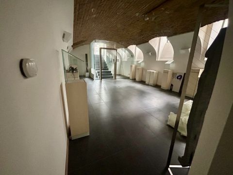 Eladó Üzlethelyiség 1093 Budapest 9. kerület 