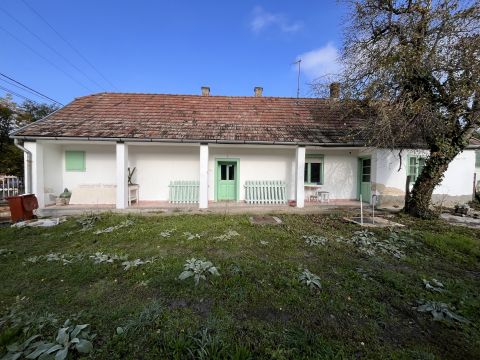 Eladó Ház 7082 Kisszékely 2 szobás családi ház
