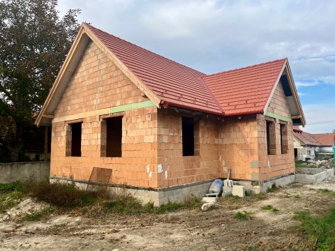 Eladó Ház 8248 Nemesvámos , Nemesvámos központi részén újépítésű energiahatékony családi ház