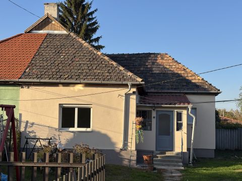 Eladó Ház 2800 Tatabánya 