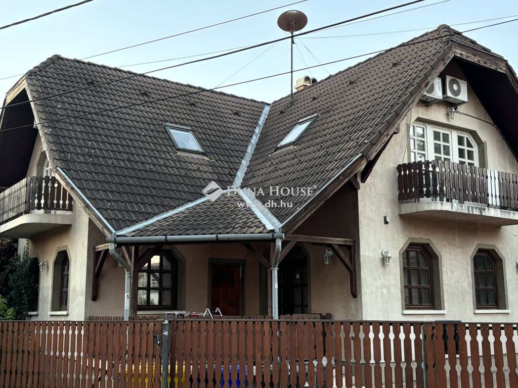 2330 Dunaharaszti , Baktay Tér közelében — 1/21