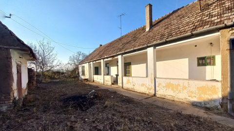 Eladó Ház 7051 Kajdacs , Kajdacson felújítandó parasztház