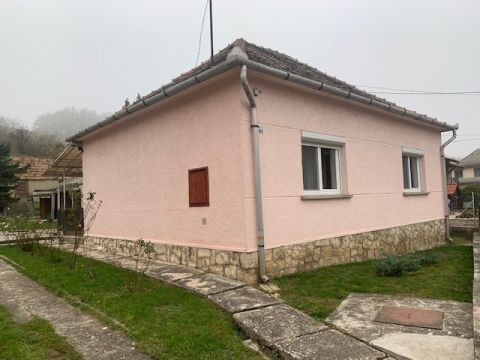 Eladó Ház 2835 Tata 