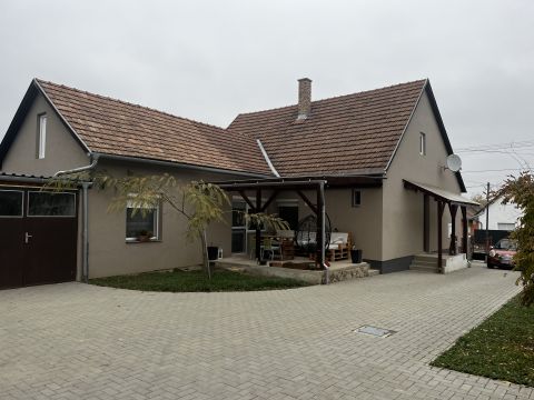 Eladó Ház 7150 Bonyhád 