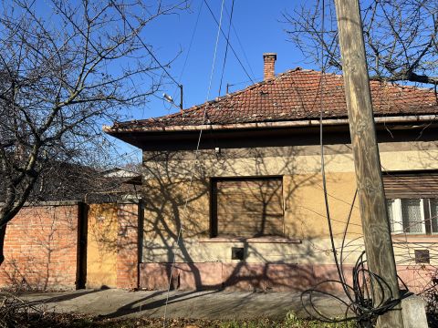 Eladó Ház 6050 Lajosmizse , CBA közelében 