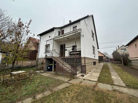Eladó Ház 2364 Ócsa , 4 szobás családi ház, akár kétgenerációnak