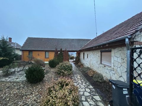Eladó Ház 2730 Albertirsa , Albertirsán akár kétgenerációnak