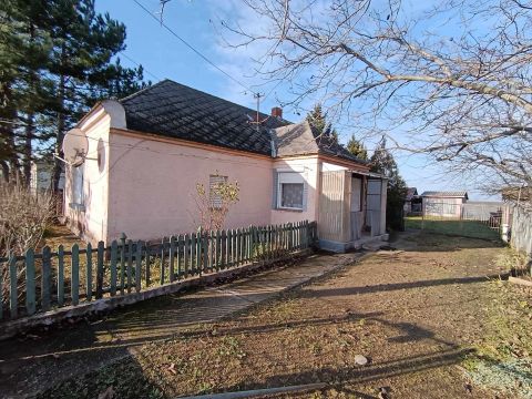 Eladó Ház 2885 Bakonybánk 