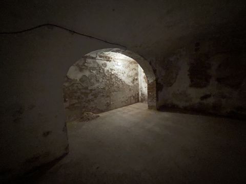 Eladó Tároló/Raktár 9700 Szombathely Mártírok tere