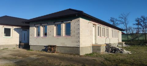 Eladó Ház 2700 Cegléd , Ceglédi Kórház környéke