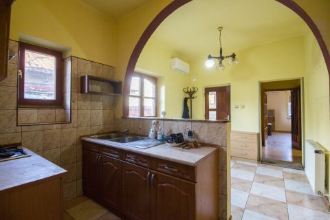 Eladó Ház 1165 Budapest 16. kerület , A Centenáriumi Lakótelep közvetlen szomszédságában