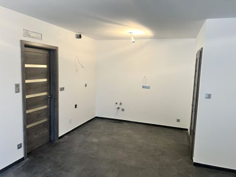 Eladó Lakás 2120 Dunakeszi 2120 Dunakeszi Fóti út 77
