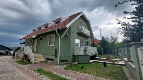 Eladó Ház 2112 Veresegyház 2112 Veresegyház, Revetek