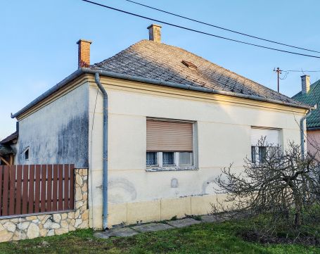 Eladó Ház 8840 Csurgó , Csurgó központjához közel, kertes családi ház eladó! 