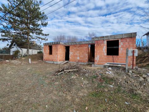 Eladó Telek 2213 Monorierdő , Központhoz közel