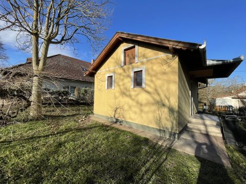 Eladó Ház 5471 Tiszakürt Házikó az Arborétum mellett