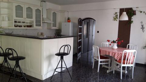 Kiadó Ház 1163 Budapest 16. kerület , Nagyvázsony utca