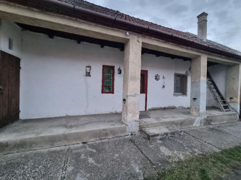 Eladó Ház 8541 Takácsi 8541 Takácsi, Csendes